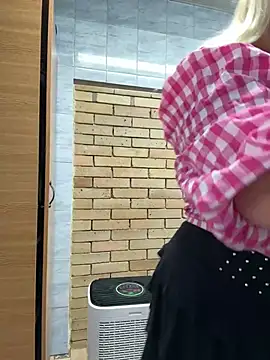 Snapshot of SabinaSweety chatting on February 3, 11:09 am SabinaSweety online show from February 3, 11:09 am