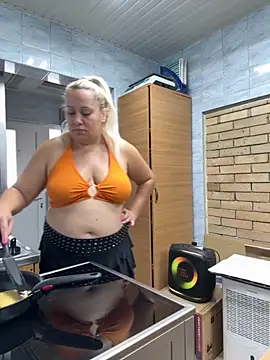 Snapshot of SabinaSweety chatting on September 10, 7:29 am SabinaSweety online show from September 10, 7:29 am