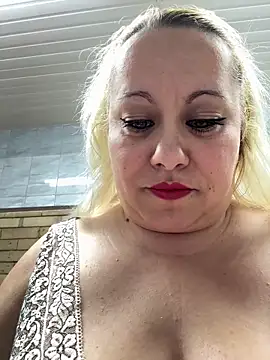 Snapshot of SabinaSweety chatting on February 2, 1:10 pm SabinaSweety online show from February 2, 1:10 pm