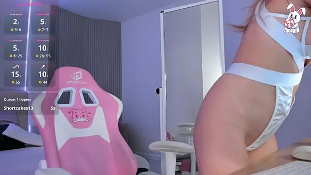 VirginChloe online show from May 22, 3:04 am