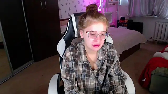 Kira honeyy online show from April 30, 3:46 am