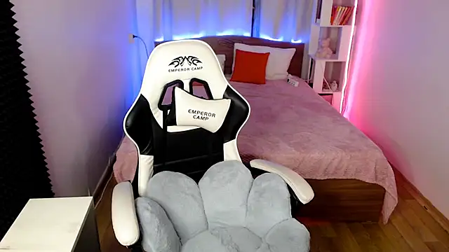 Kira honeyy online show from January 23, 12:35 am