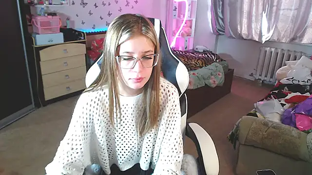 Kira honeyy online show from March 6, 4:52 am