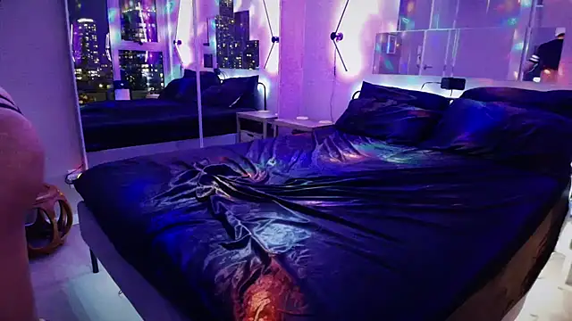 Snapshot of MikyFoxx chatting on November 11, 3:56 am MikyFoxx online show from November 11, 3:56 am