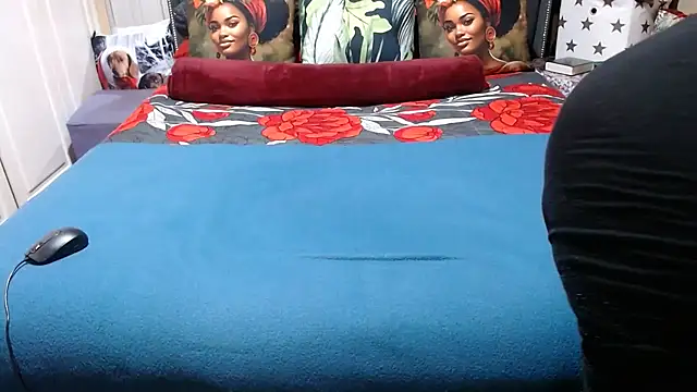 BUSTYDEE online show from May 13, 9:27 am
