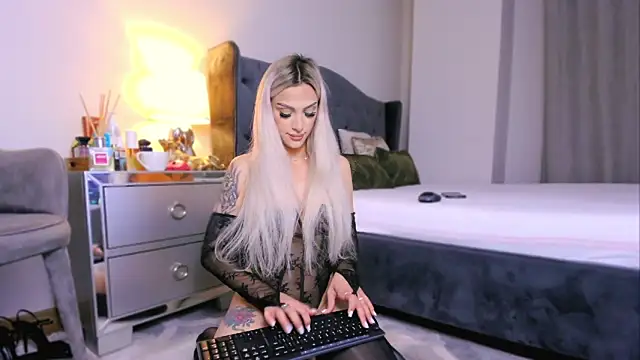 ElizzaBubble online show from April 20, 10:22 pm
