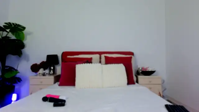 Snapshot of SashaRizz chatting on February 17, 6:44 am SashaRizz online show from February 17, 6:44 am