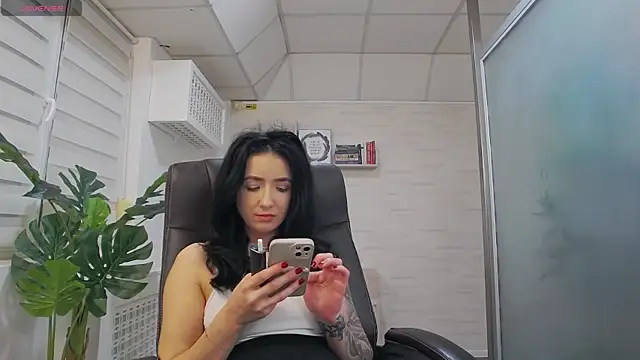 GlamKate online show from February 12, 10:35 am