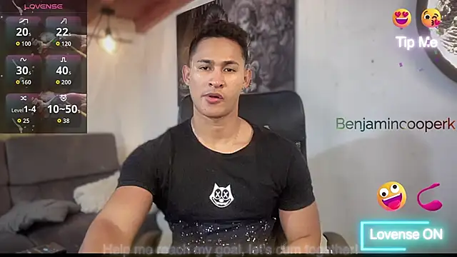 Snapshot of BenjaminCooperk chatting on January 15, 7:56 am BenjaminCooperk online show from January 15, 7:56 am