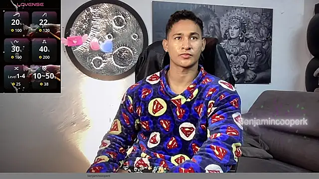 BenjaminCooperk online show from October 31, 7:49 am