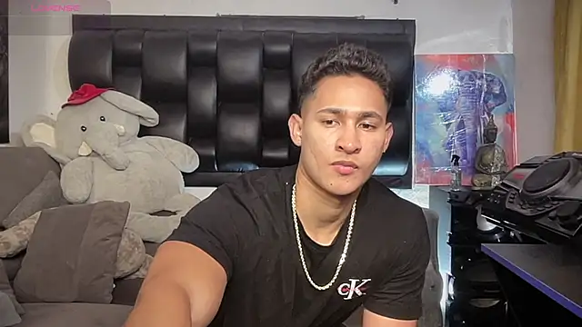 BenjaminCooperk online show from April 8, 7:10 am