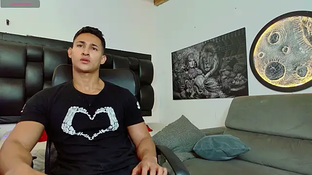 Snapshot of BenjaminCooperk chatting on June 17, 4:01 am BenjaminCooperk online show from June 17, 4:01 am
