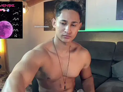 Snapshot of BenjaminCooperk chatting on March 10, 1:10 pm BenjaminCooperk online show from March 10, 1:10 pm