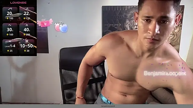 BenjaminCooperk online show from October 26, 7:47 pm