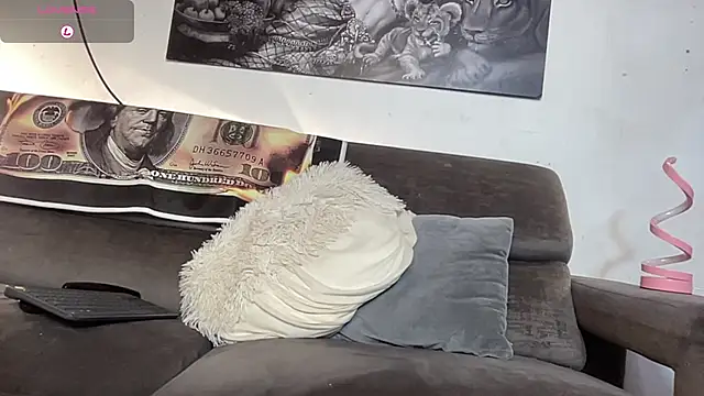 Snapshot of BenjaminCooperk chatting on February 18, 8:44 am BenjaminCooperk online show from February 18, 8:44 am