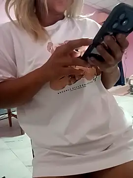 HorneyKitten online show from April 7, 4:09 pm