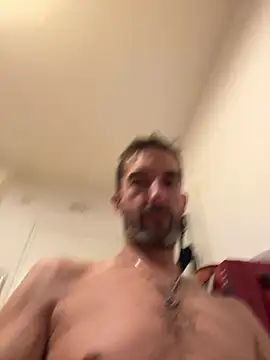 Snapshot of Bravissimo81 chatting on July 16, 8:50 pm Bravissimo81 online show from July 16, 8:50 pm
