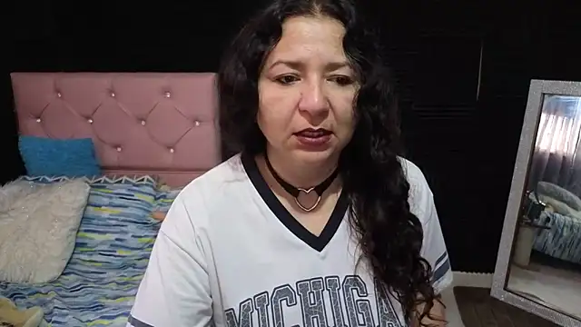 katifoxx online show from March 31, 4:20 pm