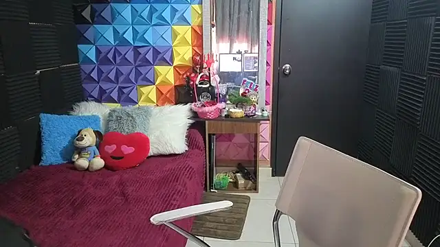 katifoxx online show from October 7, 3:35 pm