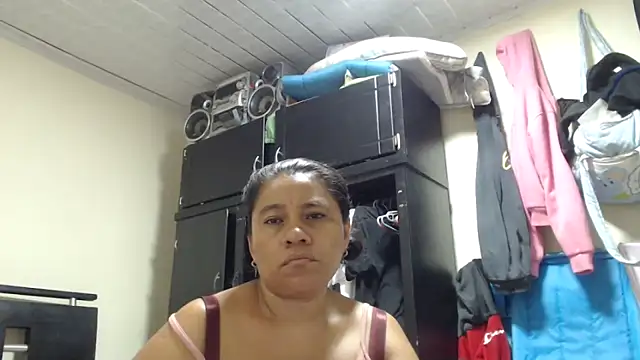 adrixxx38 online show from April 12, 10:57 pm