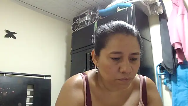 adrixxx38 online show from May 1, 9:42 pm