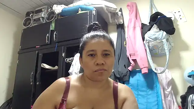 adrixxx38 online show from April 6, 9:16 pm