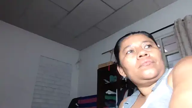 adrixxx38 online show from November 28, 9:37 pm