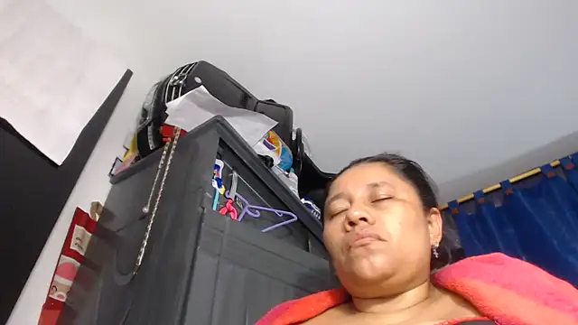 adrixxx38 online show from January 6, 5:44 am