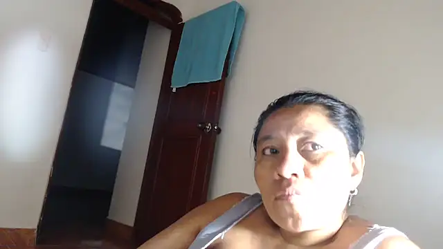 Snapshot of adrixxx38 chatting on June 19, 5:02 am adrixxx38 online show from June 19, 5:02 am
