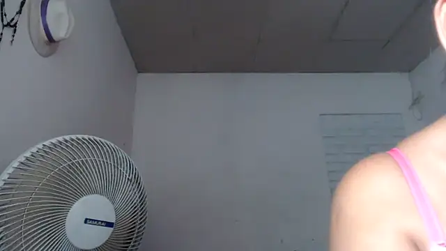 adrixxx38 online show from December 18, 9:29 pm