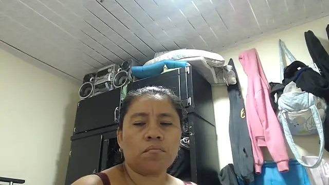 adrixxx38 online show from April 12, 10:51 am