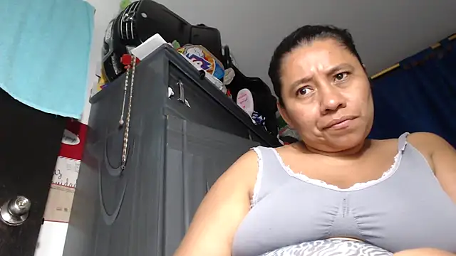 adrixxx38 online show from March 28, 2:45 am