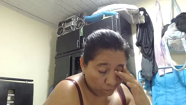 adrixxx38 online show from April 18, 7:07 pm