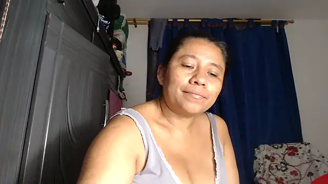 adrixxx38 online show from April 3, 7:37 am