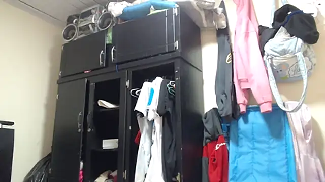 adrixxx38 online show from April 9, 6:47 pm