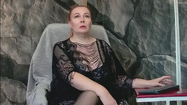 Snapshot of FreeMyFire chatting on October 28, 12:22 am FreeMyFire online show from October 28, 12:22 am