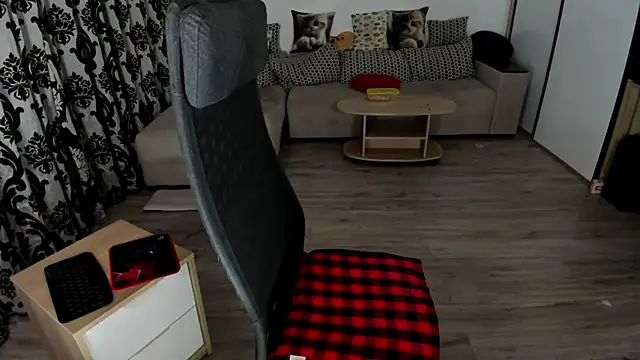 Charlotte Diamonds online show from October 26, 5:19 am