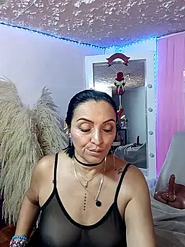 zullyxhot online show from December 22, 9:37 pm