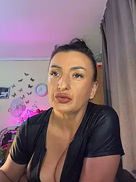 Snapshot of Hotangel75 chatting on July 17, 5:59 am Hotangel75 online show from July 17, 5:59 am