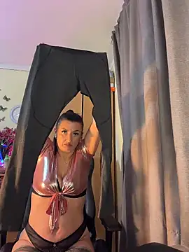 Snapshot of Hotangel75 chatting on June 12, 5:05 am Hotangel75 online show from June 12, 5:05 am