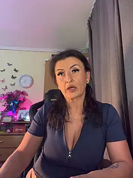 Snapshot of Hotangel75 chatting on June 7, 5:51 pm Hotangel75 online show from June 7, 5:51 pm