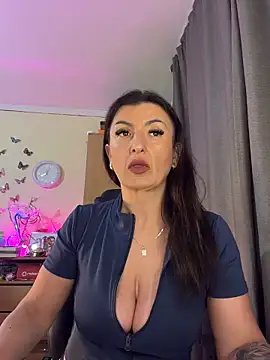 Snapshot of Hotangel75 chatting on June 16, 5:07 am Hotangel75 online show from June 16, 5:07 am