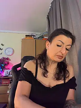 Snapshot of Hotangel75 chatting on June 10, 4:46 am Hotangel75 online show from June 10, 4:46 am