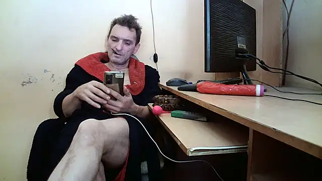 Snapshot of dundyFocus chatting on October 31, 1:08 pm dundyFocus online show from October 31, 1:08 pm