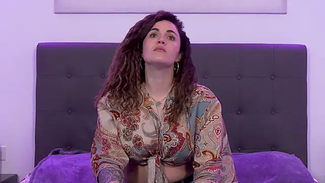 Snapshot of Clara-xoxo chatting on February 20, 2:57 pm Clara-xoxo online show from February 20, 2:57 pm