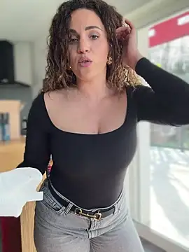 Clara-xoxo online show from March 12, 9:02 am