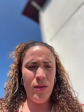 Clara-xoxo online show from March 24, 1:33 pm