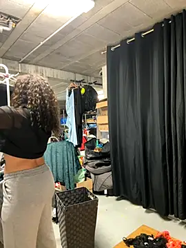 Snapshot of Clara-xoxo chatting on November 30, 2:29 pm Clara-xoxo online show from November 30, 2:29 pm