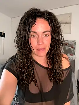 Snapshot of Clara-xoxo chatting on October 31, 2:46 pm Clara-xoxo online show from October 31, 2:46 pm