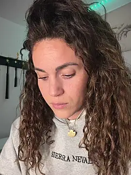 Clara-xoxo online show from February 21, 10:01 pm